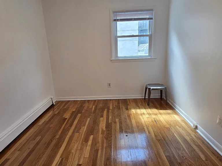777 Montgomery St #1 — Photo 23