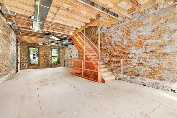 Sold by Compass | media 2