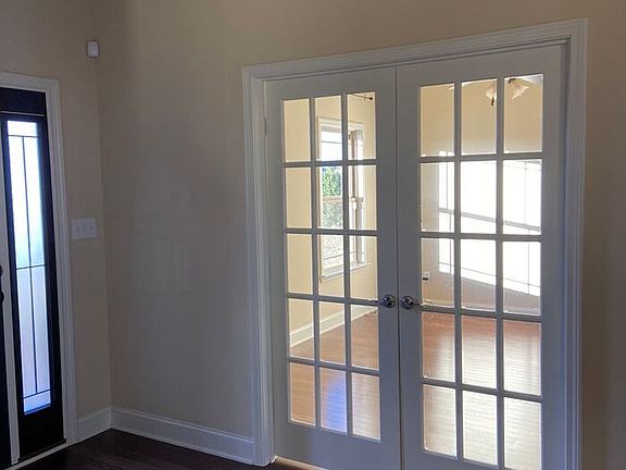 4th image of 219 Coral Ct