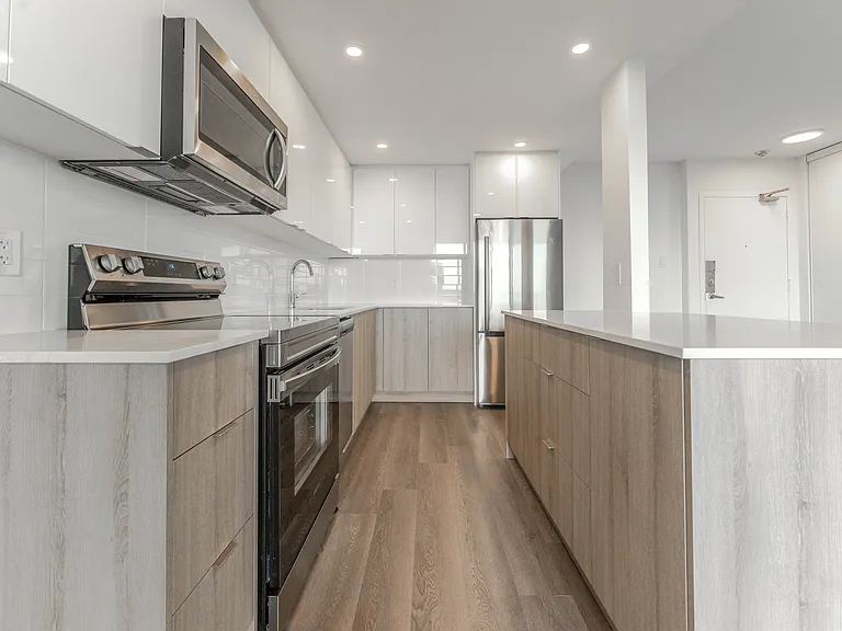 2 Secord Ave — Photo 1