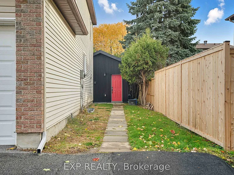 51 Raftus Sq #A — Photo 1