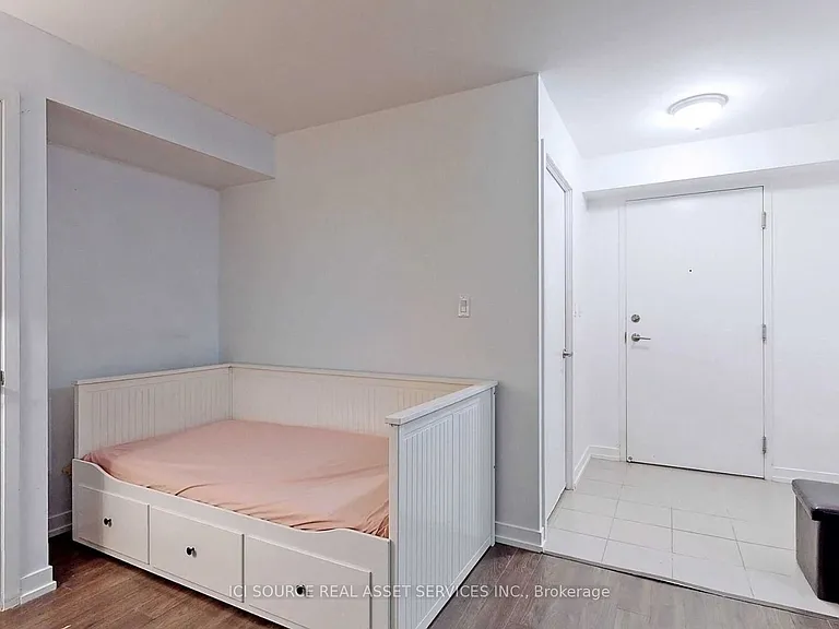 816 Lansdowne Ave #113 — Photo 10