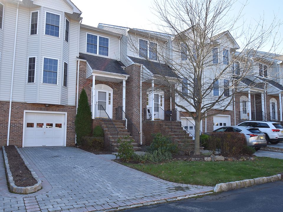 Front view - The Crestwood