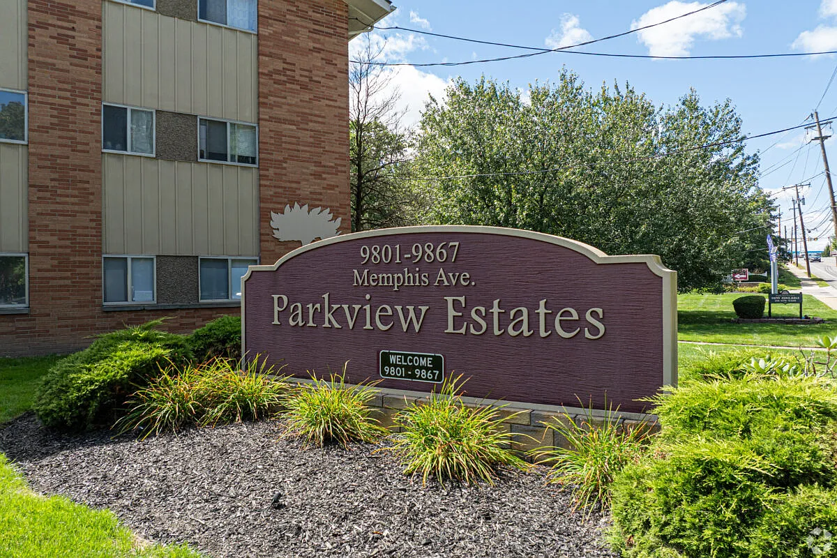Parkview Estates — Photo 1