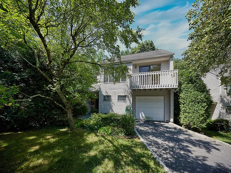 23 Evon Ct — Photo 1