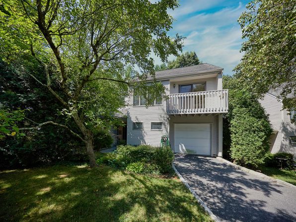 23 Evon Ct