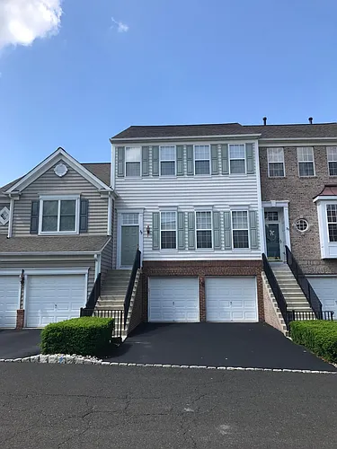 33 Cornerstone Ct Photo 1