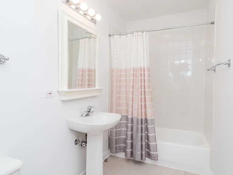 845 W Altgeld St #4D — Photo 26