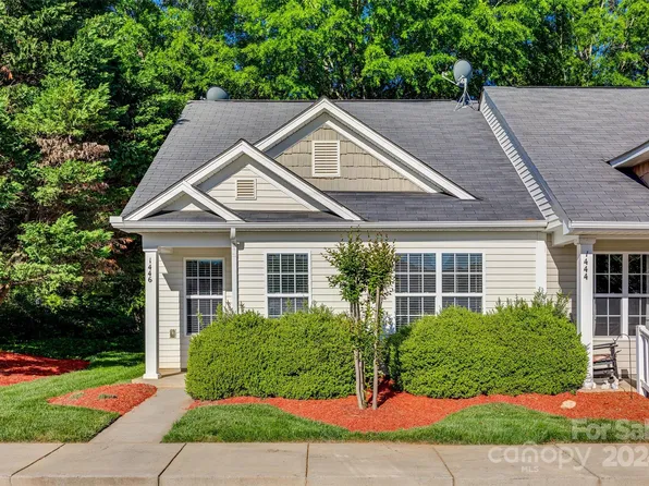 1446 Harpers Inlet Dr, Clover, SC 29710