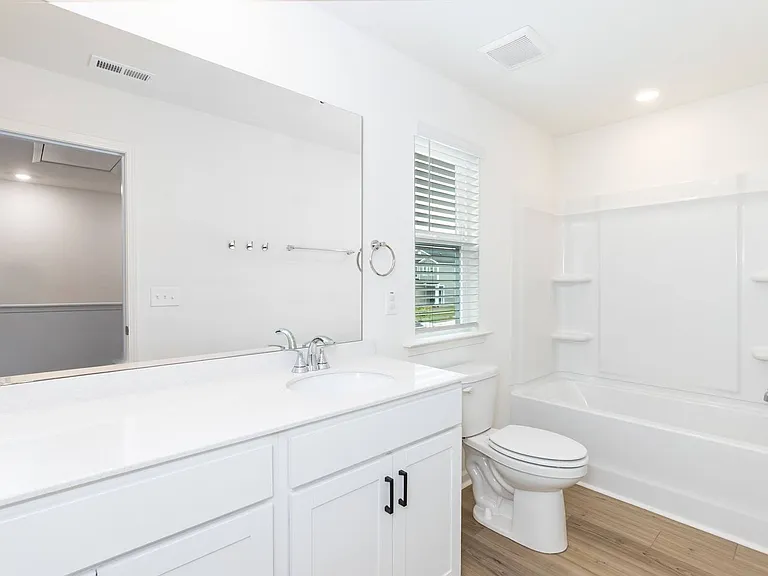 518 Eastwood St — Photo 27