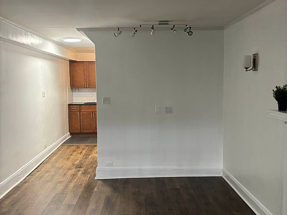 5th image of 339 E 85th St APT 1B
