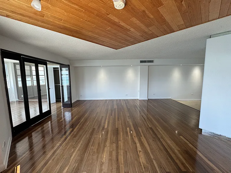 905 Brickell Bay Dr #928 — Photo 23