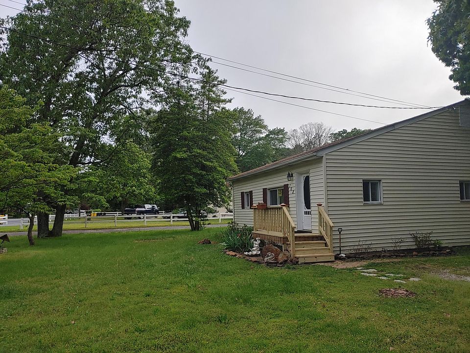 1st image of 168 Lake Shore Dr