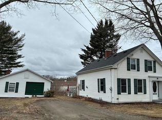 11 Church St, Winterport, ME 04496