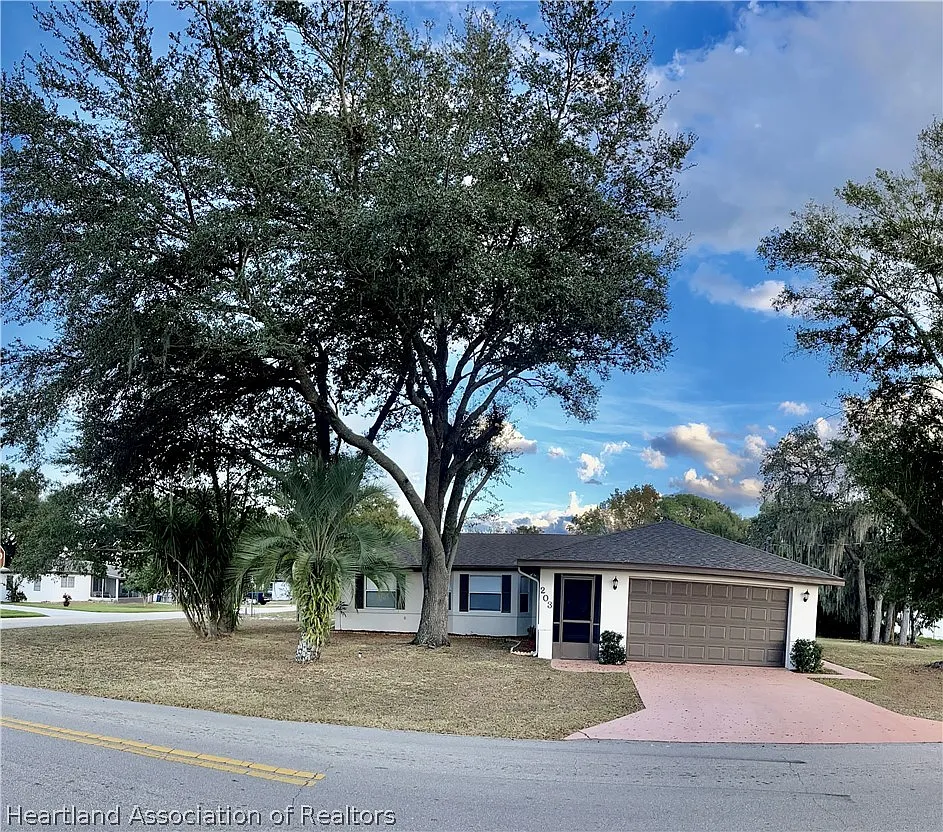 3 bed, 2.0 bath, 1549 sqft, $1,900 — Photo 2