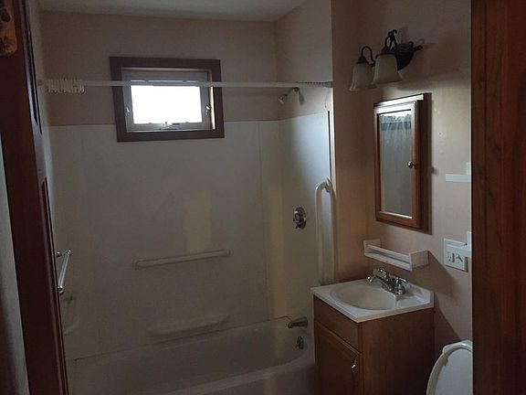 3rd image of 49 Thornton St #0