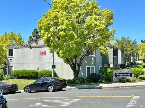 1333 N Camino Alto Rd #208, Vallejo, CA 94589