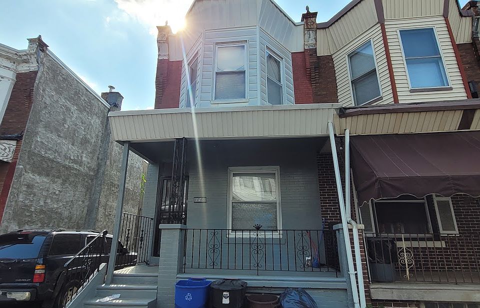 1st image of 146 N Peach St Floor 2