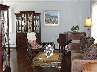 4th image of 118 Benson Ave