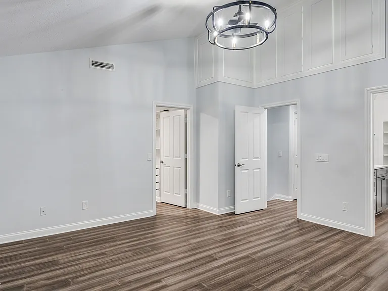 2068 Broughton St — Photo 30