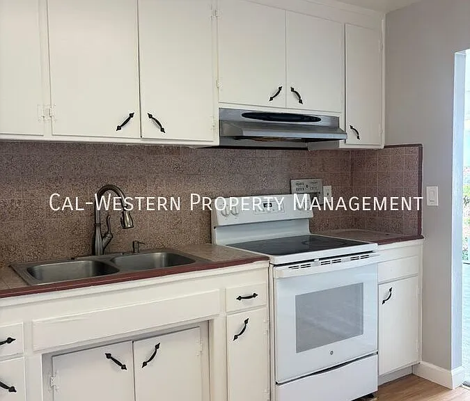 210 Murlagan Ave #C — Photo 1