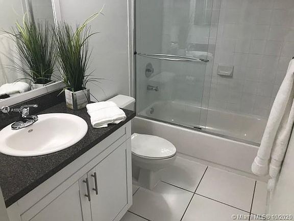 5th image of 9511 Fontainebleau Blvd #611