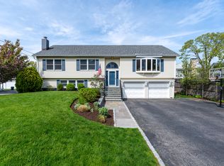 106 Rockledge Dr, Stamford, CT 06902