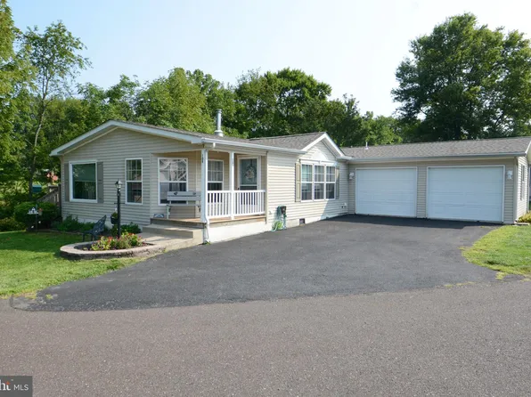 109 Magnolia Ln, Sellersville, PA 18960