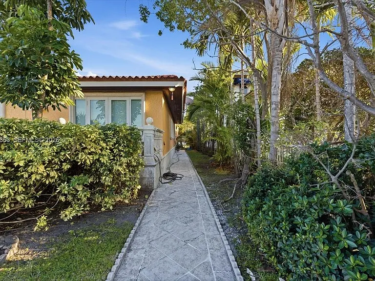 1249 Biscaya Dr — Photo 68