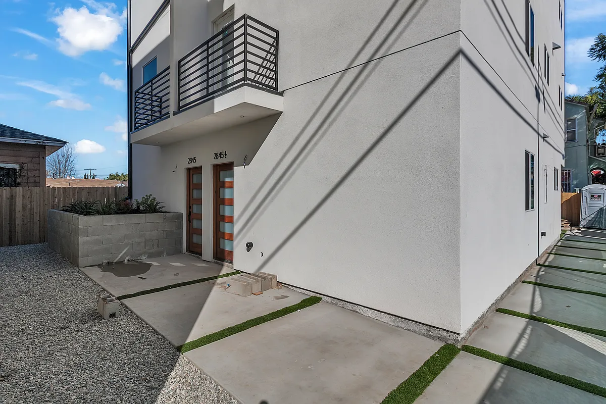 Building Photo - 2843 Folsom St #A