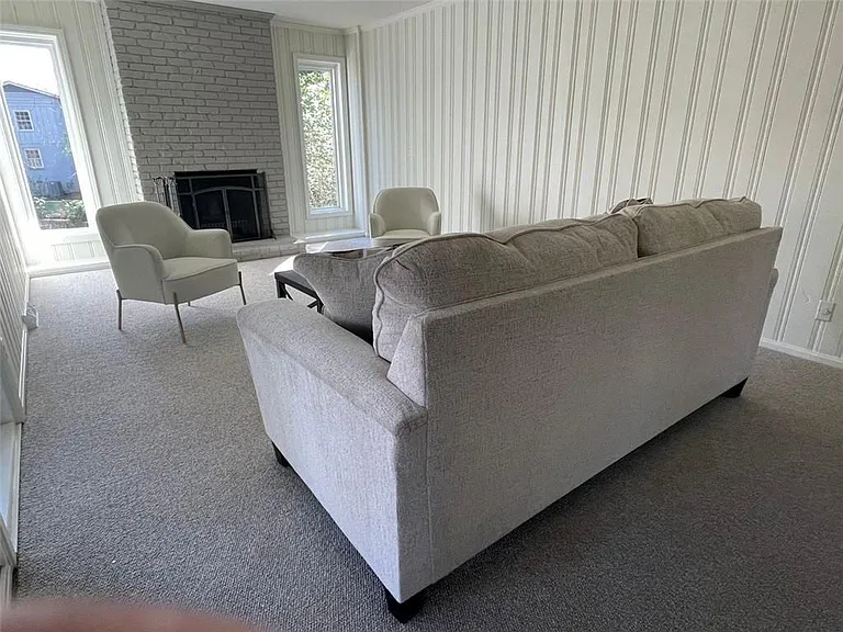 370 Herrington Dr NE — Photo 32