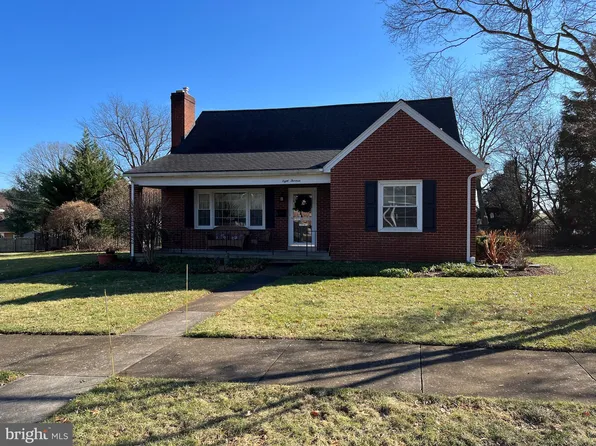 813 Linden Rd, Hershey, PA 17033