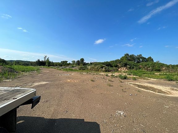2nd image of 25/70 W Highway 25/70