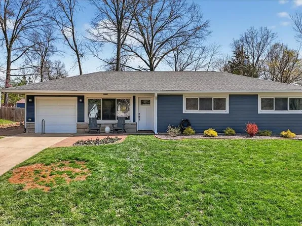 128 Embassy Ln, Saint Louis, MO 63122