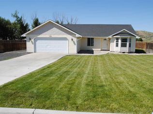 630 E Clark St, Connell, WA 99326