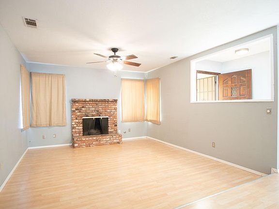 3rd image of 218 E Ashland Ave