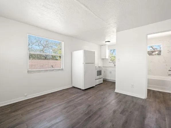 1908 1/2 43rd St S, Saint Petersburg, FL 33711