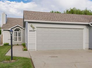 2923 Crestline Dr, Lawrence, KS 66047