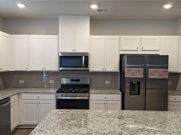 840 Point Place Dr — Photo 2