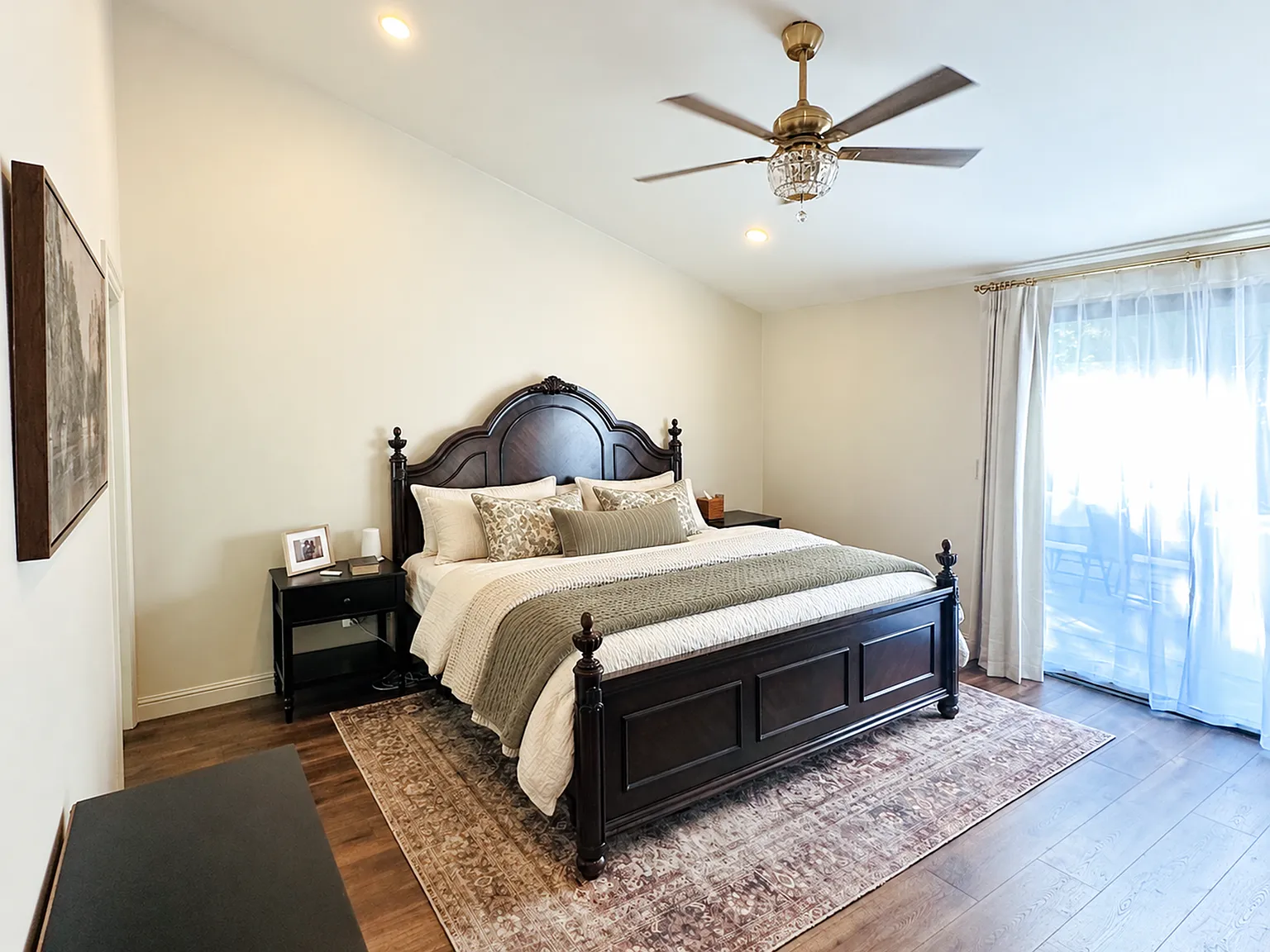 3 bed, 1848 sqft, $3,895 — Photo 4