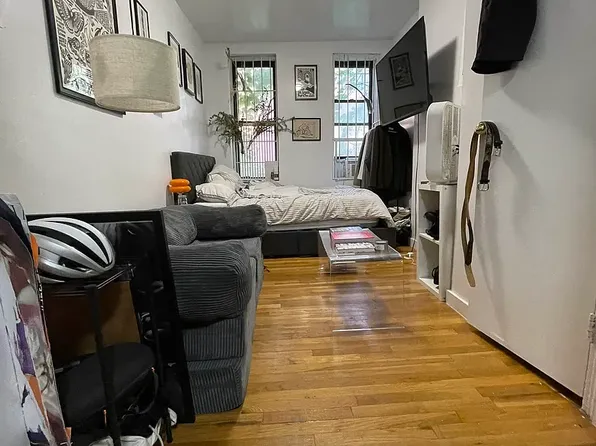 232 E 2nd St APT 1C, New York, NY 10009