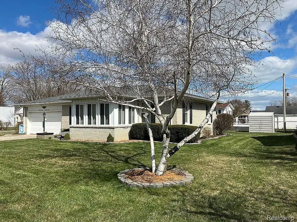 7794 N Dixie Hwy, Newport, MI 48166