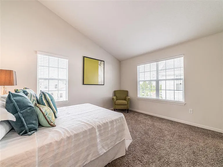 Hilliard Place — Photo 7