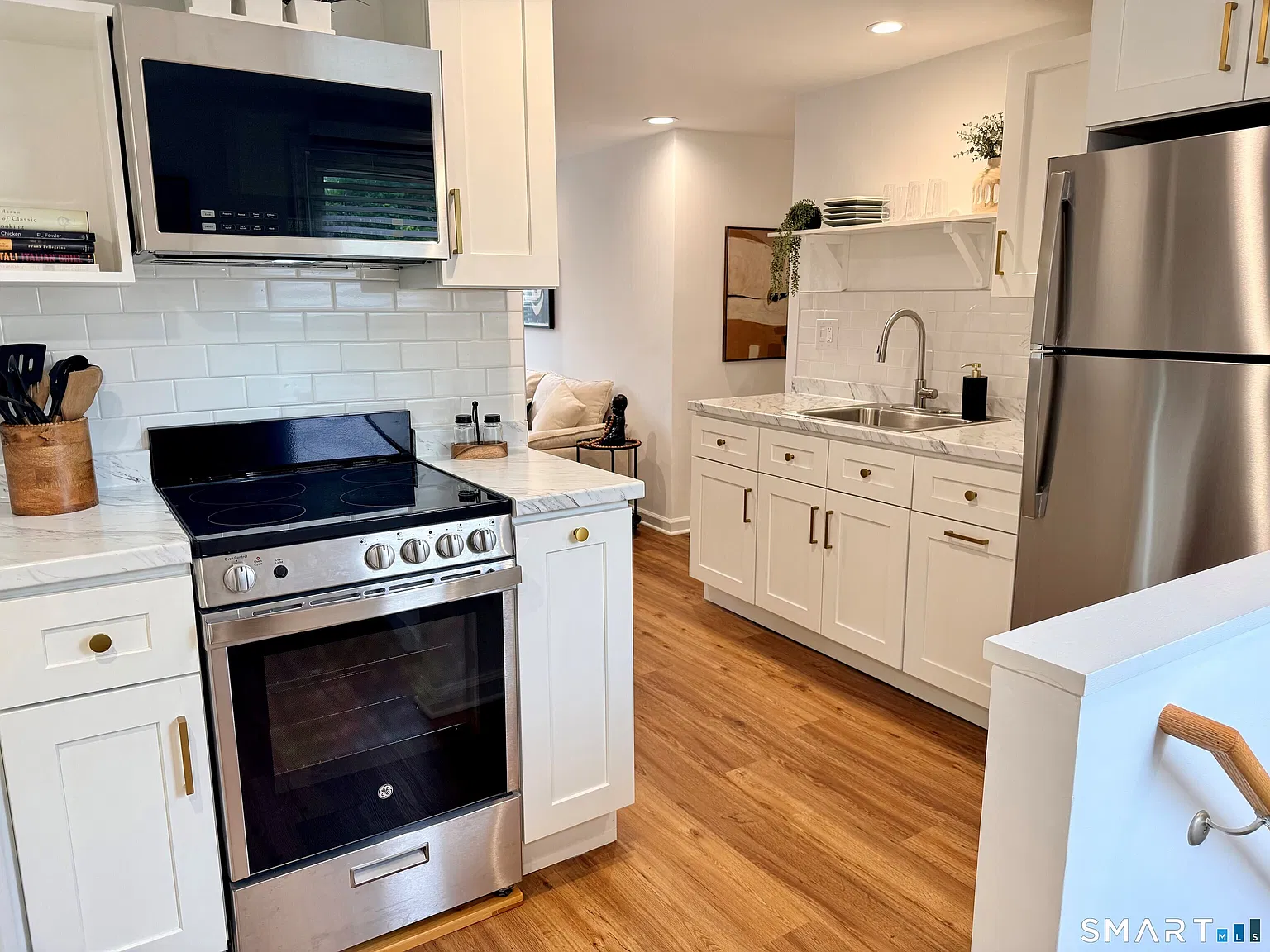 2 bed, 1.0 bath, 800 sqft, $3,250 — Photo 4