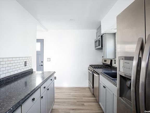 4th image of 156 E Booker Ave