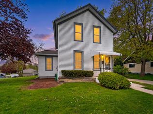 76 S Chestnut STREET, Oconomowoc, WI 53066