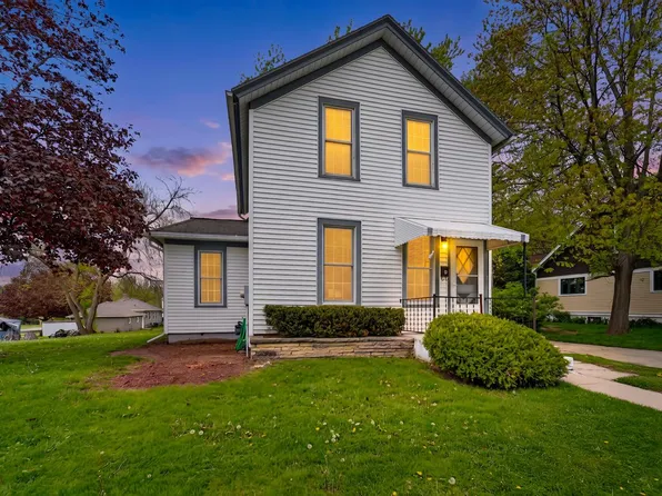 76 S Chestnut STREET, Oconomowoc, WI 53066