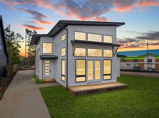 8 Village Crest Dr, Greenville, SC 29607