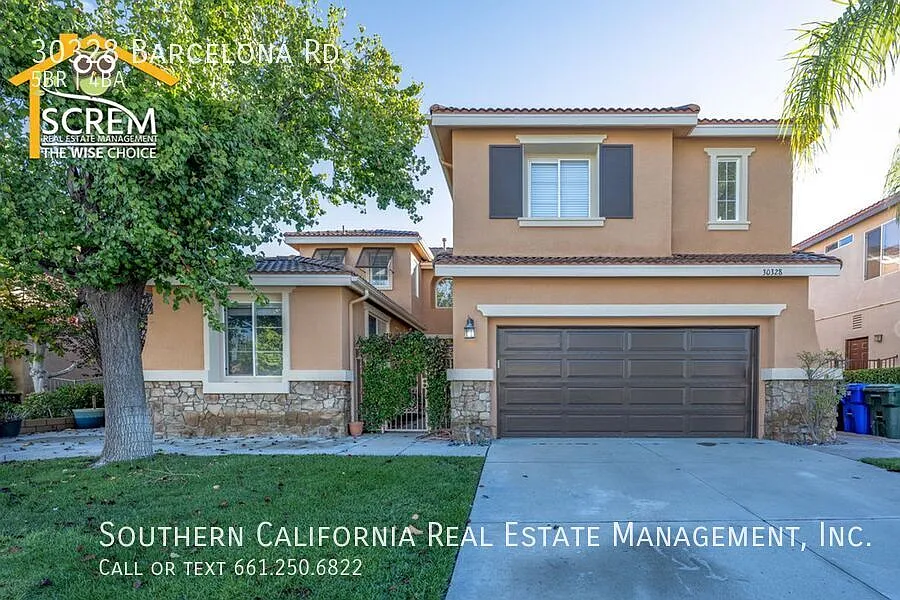 Five Bedroom Castaic Home with Loft and Office — Photo 2
