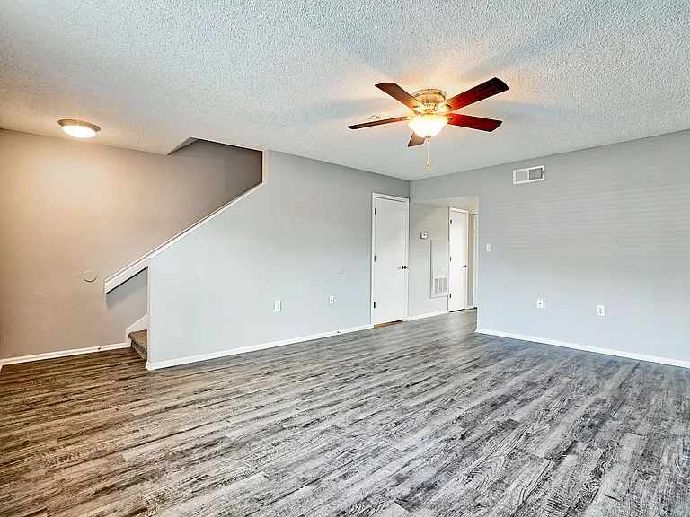 Sabal Palms Apartments — Photo 8
